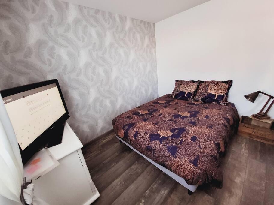 Studio Tout Confort Blaye-Les-Mines Exterior photo