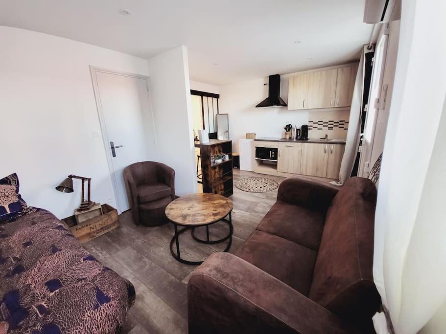 Studio Tout Confort Blaye-Les-Mines Exterior photo